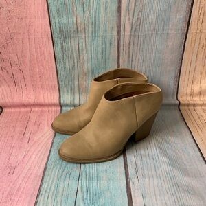 Brash slip on Tan Ankle Boots